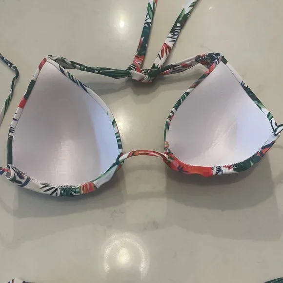 Floral Bikini - Picture 3 of 7